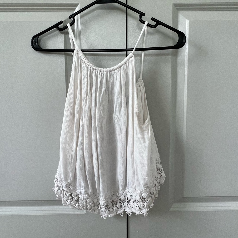 Women’s white top